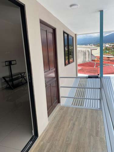 Alquiler apartamento en San Isidro a 1 km del Fresh Market, con 2 habitaciones, cochera, incluye agua e internet. - Imagen 2