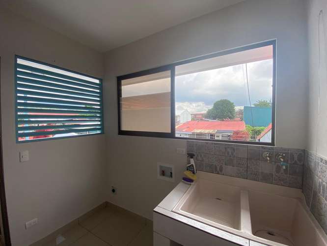 Alquiler apartamento en San Isidro a 1 km del Fresh Market, con 2 habitaciones, cochera, incluye agua e internet. - Imagen 17