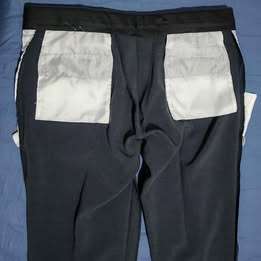 Traje Formal para Hombre Gris Oscuro – Talla L / Pantalón 34 – Como Nuevo - Imagen 5