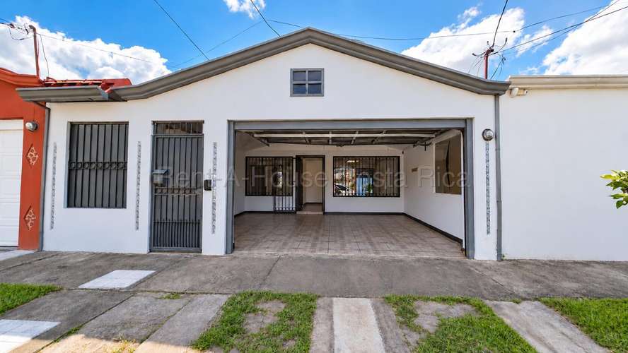 VENDO CASA EN AVENIDA OMEGA / LA UNION - Imagen 16