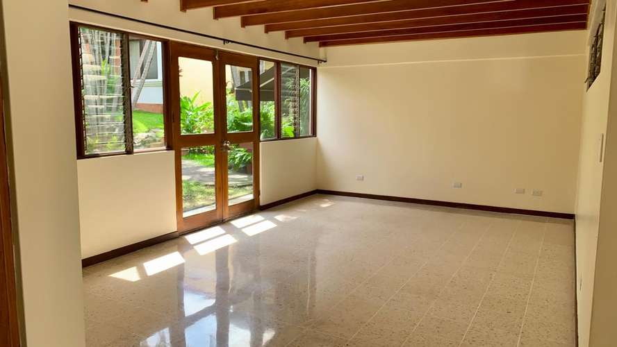 Alquiler de casa en Belén Cariari en Bosques Doña Rosa: 3 dormitorios, piscina y seguridad 24 horas  - Imagen 2