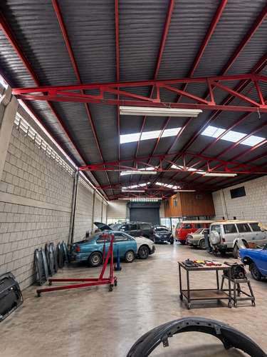 Se vende bodega comercial para inversión en Hospital, San José (AD)