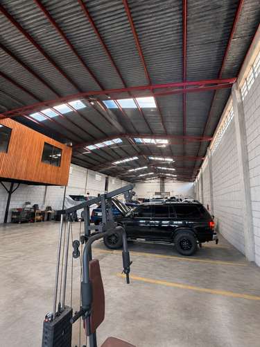Se vende bodega comercial para inversión en Hospital, San José (AD)