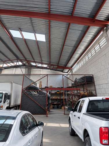 Se vende bodega comercial para inversión en Hospital, San José (AD)