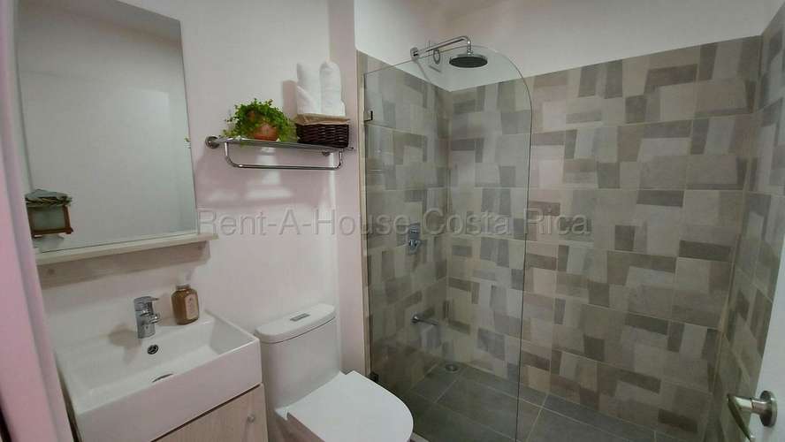 Apartamento moderno de 3 dormitorios en Monte Alto Granadilla, Curridabat con vista a las montañas - Imagen 10