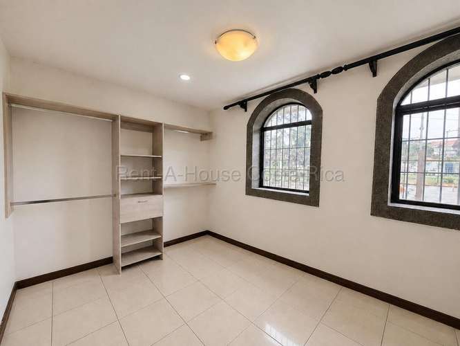 Exclusiva casa de 4 habitaciones en condominio con piscina en Cariari, Heredia. ¡Oportunidad única! - Imagen 15