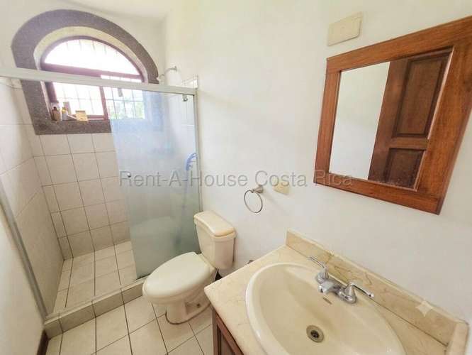 Exclusiva casa de 4 habitaciones en condominio con piscina en Cariari, Heredia. ¡Oportunidad única! - Imagen 17