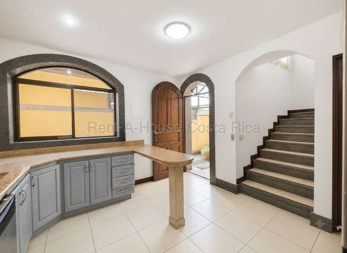 Exclusiva casa de 4 habitaciones en condominio con piscina en Cariari, Heredia. ¡Oportunidad única! - Imagen 7