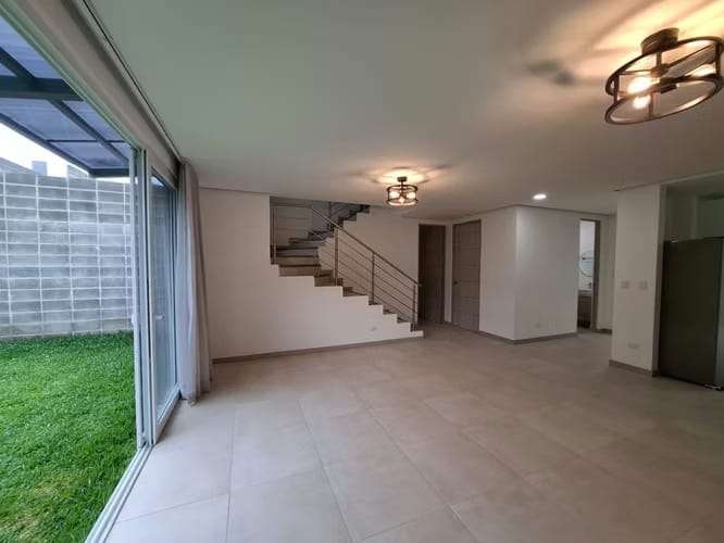Alquiler de casa NUEVA CON LINEA BLANCA en La Ribera de Belén