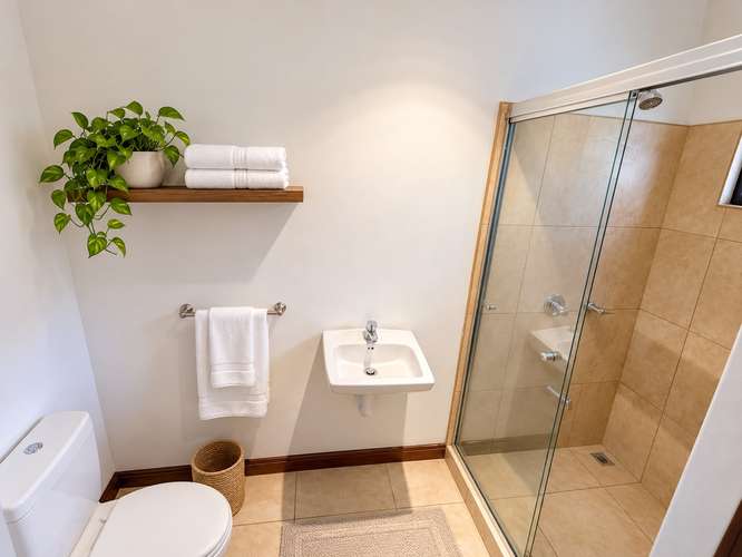 Espectacular casa esquinera en Condominio Almería, Pozos de Santa Ana: 260 m² con terraza y piscina - Imagen 20