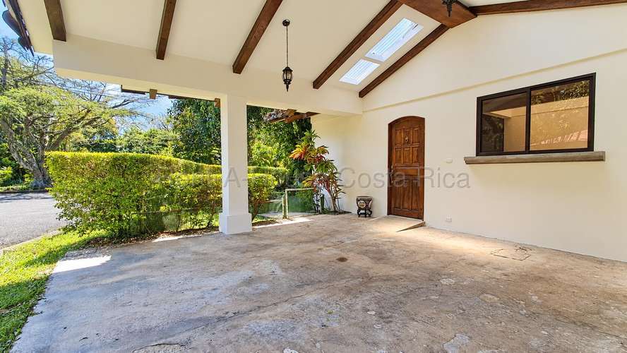 Casa de lujo totalmente remodelada de una planta en Pozos de Santa Ana.  - Imagen 2