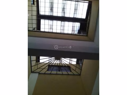 Locales commerciales: (mucho transito)