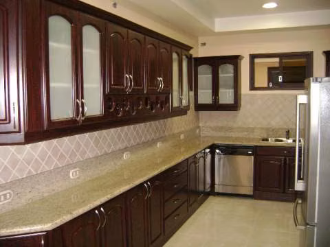 Alquiler de casa de 7 cuartos en Rorhmoser