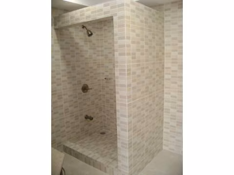Alquiler de casa de 7 cuartos en Rorhmoser
