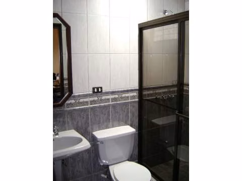 Alquiler de casa de 7 cuartos en Rorhmoser