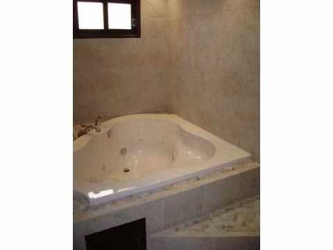 Alquiler de casa de 7 cuartos en Rorhmoser