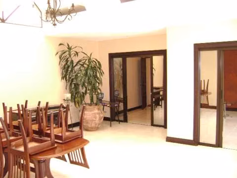 Alquiler de casa de 7 cuartos en Rorhmoser