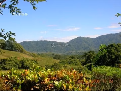 Finca Turística y de Conservación en Nicoya con Cascadas y Ríos - F49