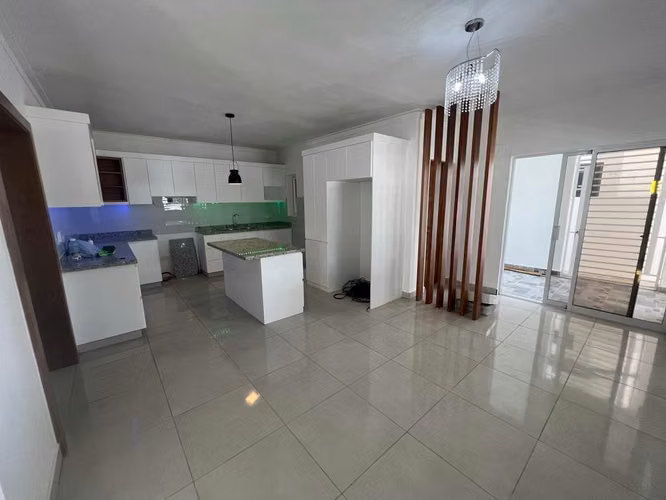 Casa moderna ubicada en el Residencial Romana del Oeste, La Romana - Imagen 4