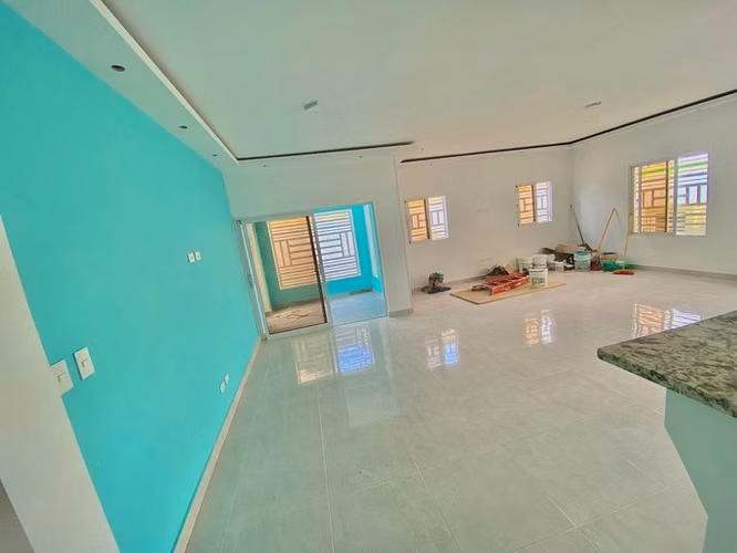 Hermosa casa en venta ubicada en el Residencial Romana del Oeste, La Romana - Imagen 3