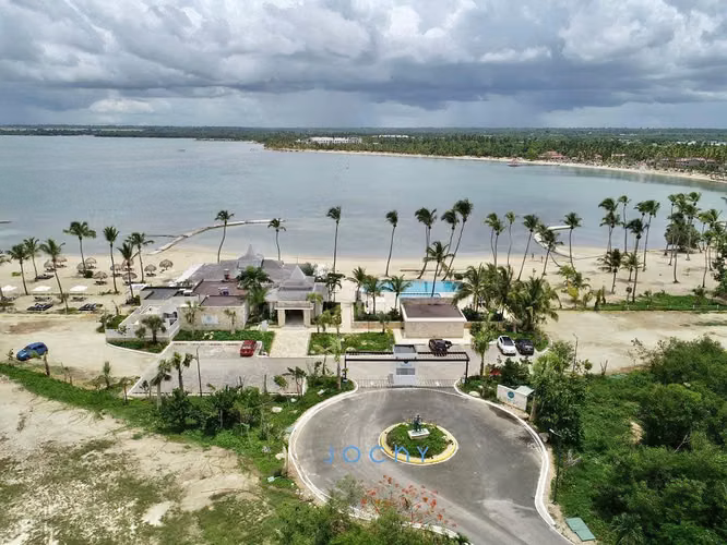 Jochy Real Estate vende, apartamento en el complejo turístico Playa Nueva Romana, R.D - Imagen 8