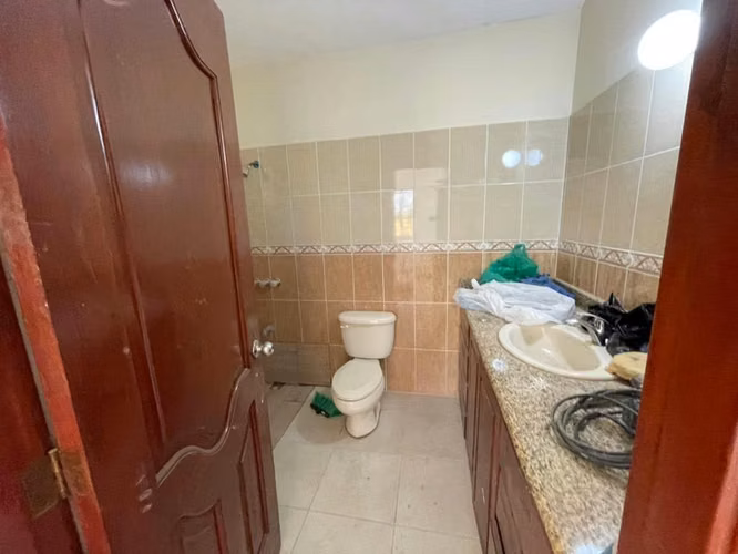 Casa de 2 Niveles en Renta en Romana del Oeste - Imagen 3