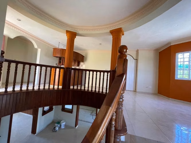 Casa de 2 Niveles en Renta en Romana del Oeste - Imagen 5