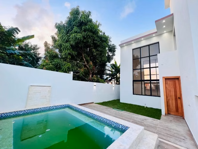Exclusiva Casa en Venta En la Romana Residencial Las Palmas - Imagen 2