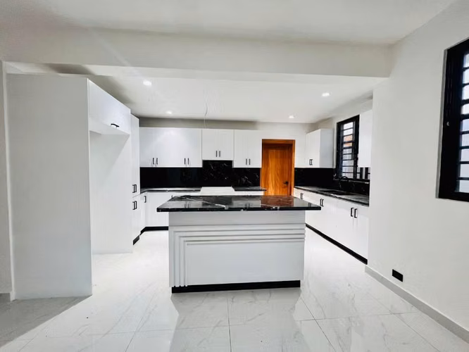 Exclusiva Casa en Venta En la Romana Residencial Las Palmas - Imagen 6