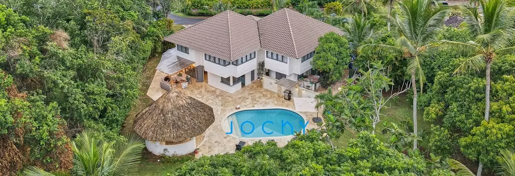 Jochy Real Estate sells, villa in Casa de Campo, La Romana, R.D