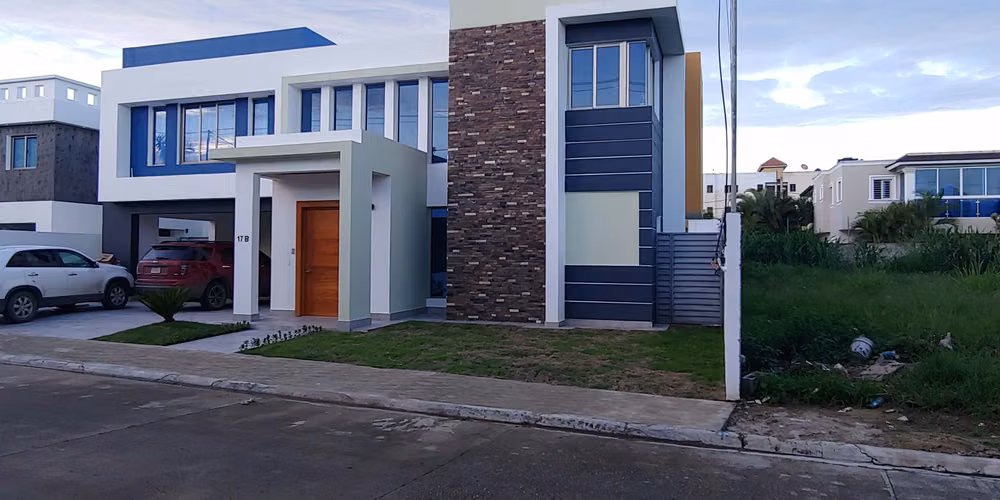 Moderna casa en residencial cerrado