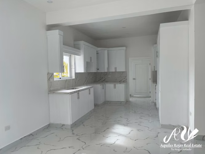 Hermosa Casa en Puerto Plata - 1568 - Imagen 2