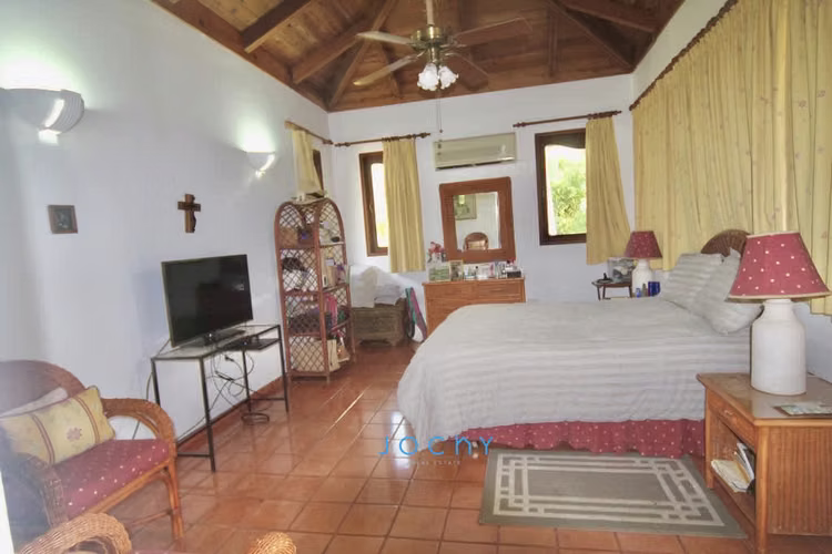 Jochy Real Estate vende, villa en Casa de Campo, La Romana, R.D - Imagen 4