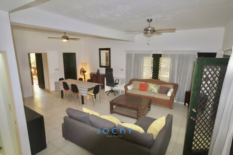 Jochy Real Estate vende, en el residencial El Limón, townhouse: - Imagen 2