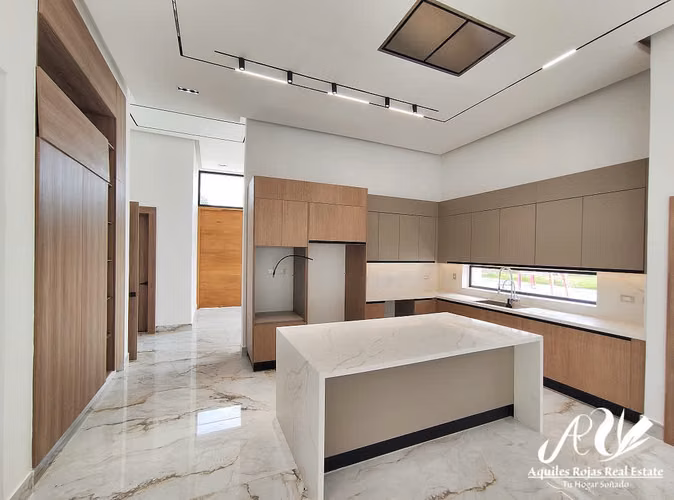Hermosa Casa en Proyecto Cerrado en Santiago - 1647 - Imagen 8