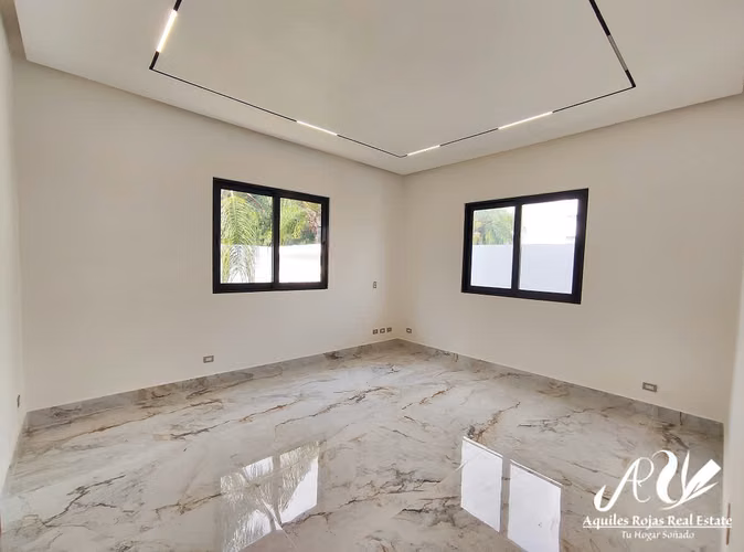 Hermosa Casa en Proyecto Cerrado en Santiago - 1647 - Imagen 4