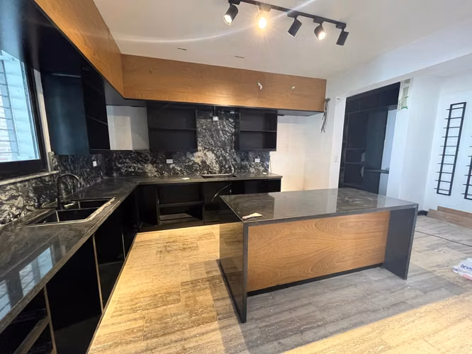 Casa con piscina en Santiago - Imagen 4
