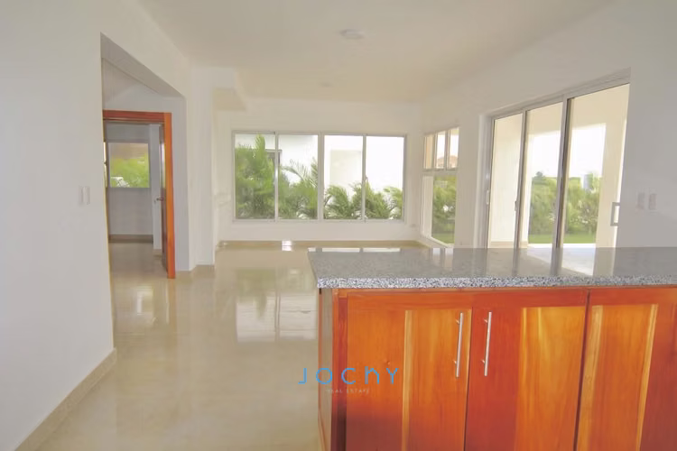 Jochy Real Estate vende, villa en La Estancia Golf Resort, La Romana, R.D - Imagen 4