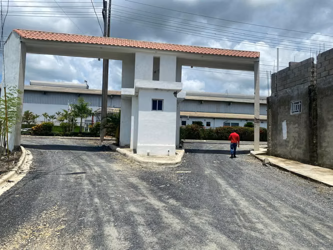 solar comercial de 243 m2 construye con el inicial - Imagen 4