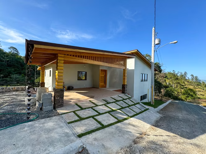 Hermosa Villa de 4 Habitaciones en Complejo Cerrado - Imagen 4