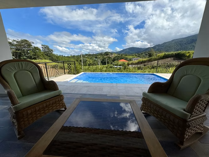 Hermosa Villa En Proyecto Cerrado Disponible Para La Venta Y Renta En Jarabacoa - Imagen 2