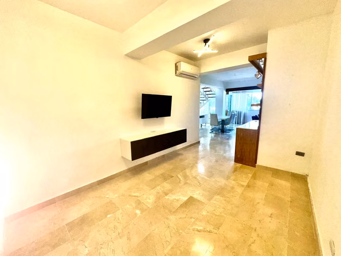 Penthouse en venta/ alquiler en Punta Cana Village 3 habitaciones