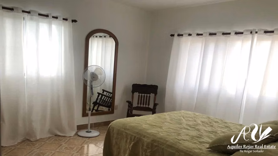 Hermosa Casa en Costambar - 1889