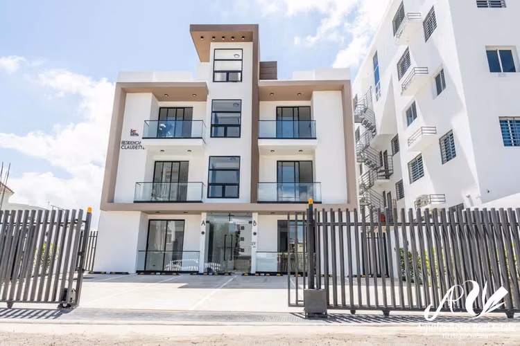Residencial Claudette - 3er. Level - 1924