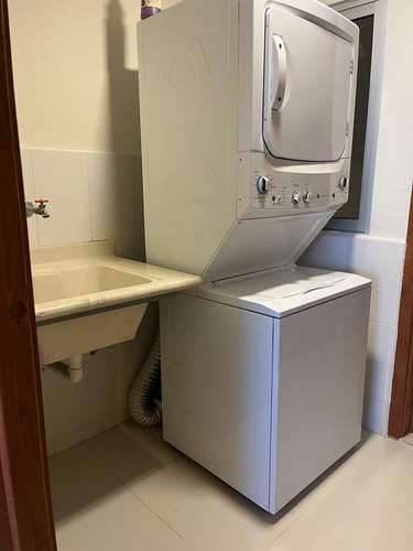 Apartamento En Alquiler De 3 Habs Y 3 Baños En Piantini
