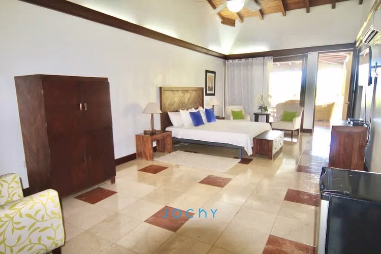 Jochy Real Estate vende, villa en Casa de Campo, La Romana, R.D - Imagen 4
