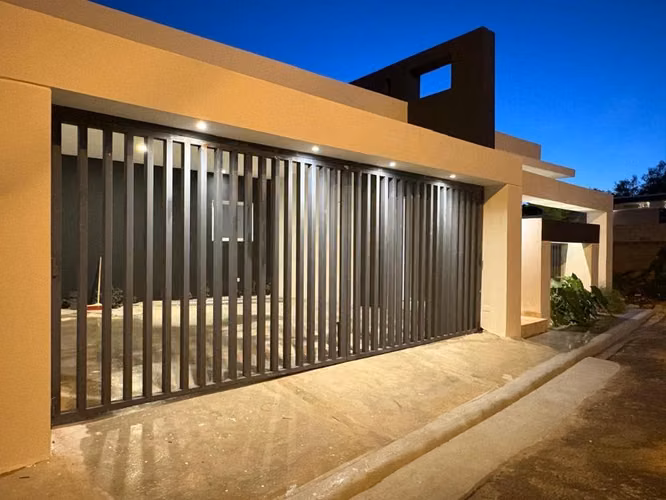 Casa En Venta En El Residencial Don Juan 2 La Romana