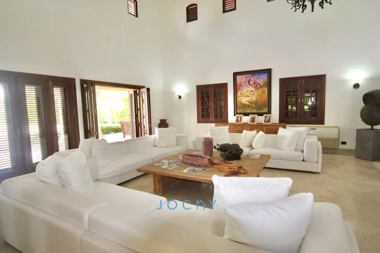 Jochy Real Estate vende, villa en Casa de Campo, La Romana, R.D - Imagen 3