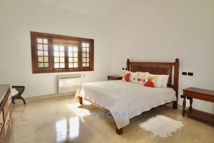 Jochy Real Estate vende, villa en Casa de Campo, La Romana, R.D - Imagen 5