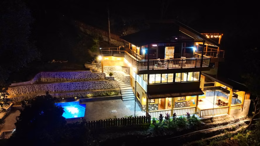 Hermosa Villa de 3 Niveles en Venta en Jarabacoa - Imagen 3